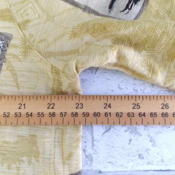 Havana Jacks Cafe Shirt Mens Medium Yellow Floral Silk Hawaiian Postcard Camp - Picture 4 of 9